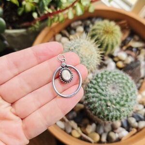 Vintage 925 Sterling Silver Mother of Pearl Drop Pendant
